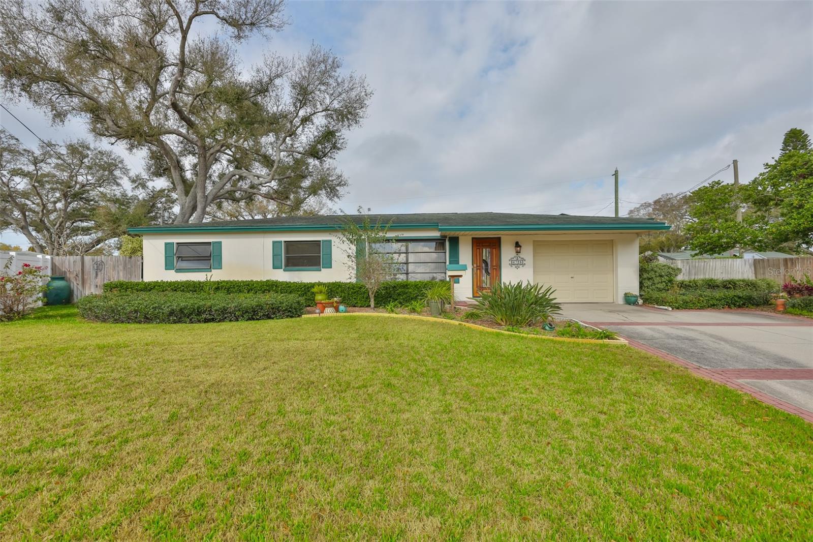 MEADOW LAWN 12TH ADD - Residential