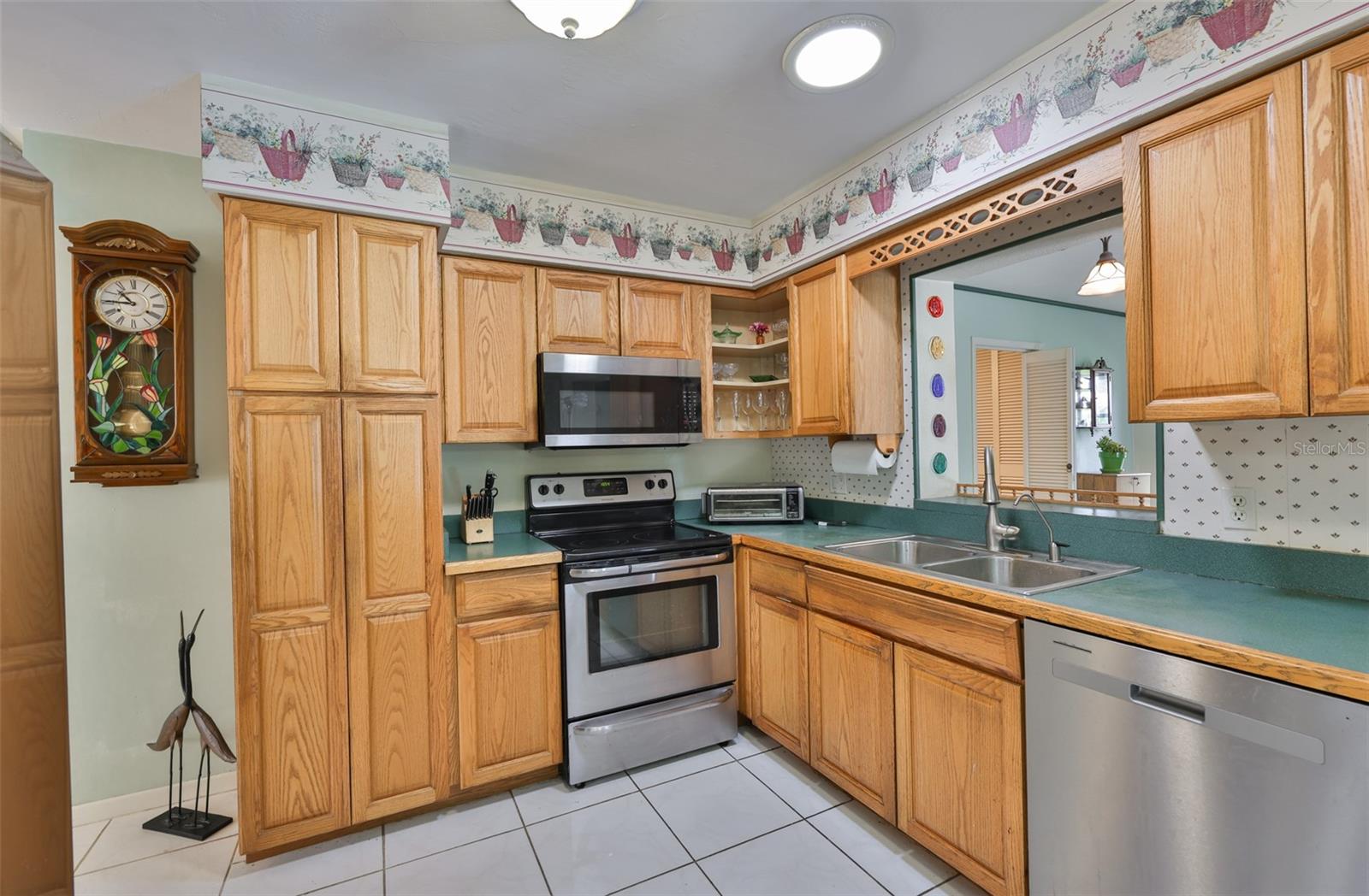 MEADOW LAWN 12TH ADD - Residential