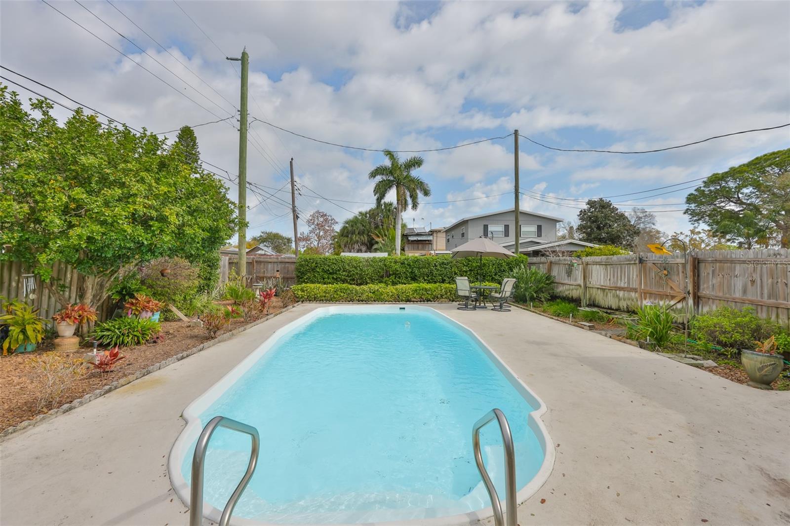 MEADOW LAWN 12TH ADD - Residential