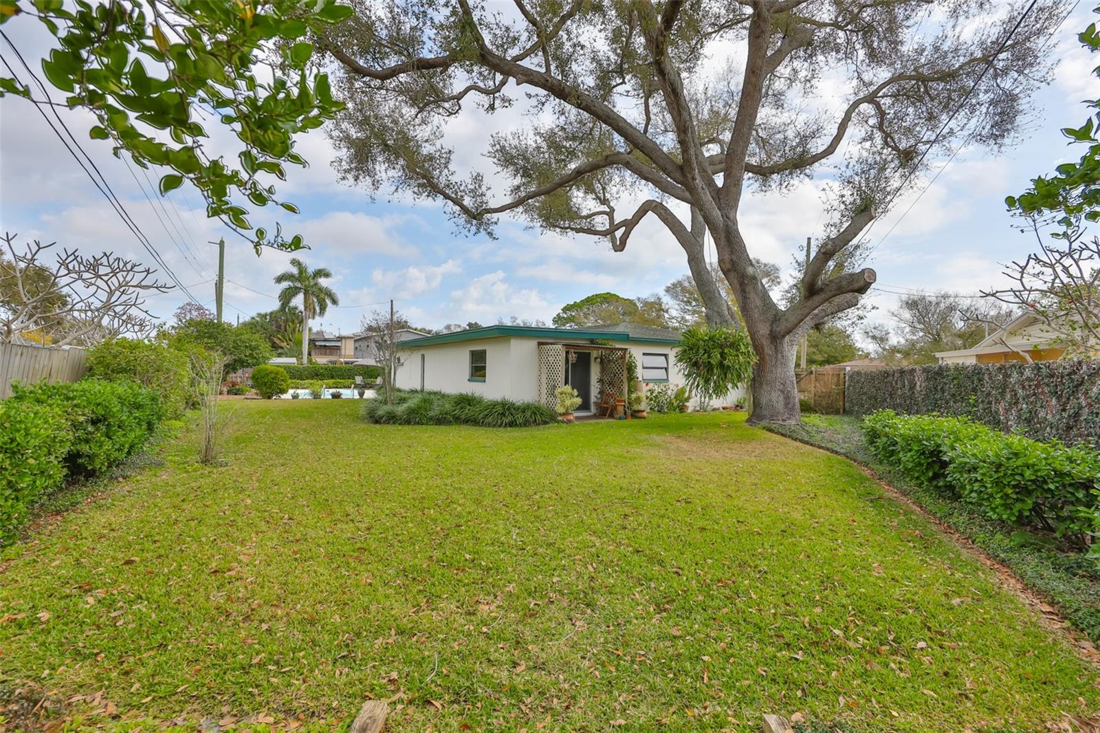 MEADOW LAWN 12TH ADD - Residential