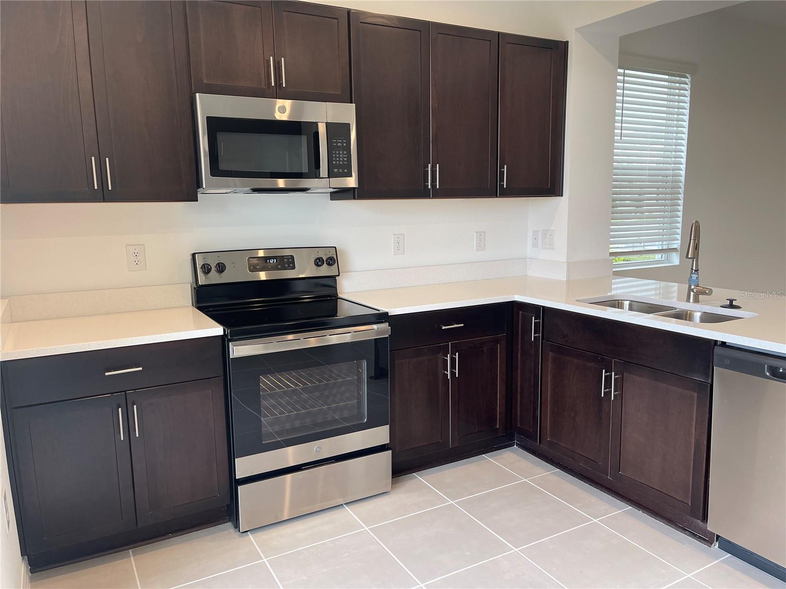 ARTISAN LAKES PRCL J PH 2A, 2B & 2C - Residential Lease