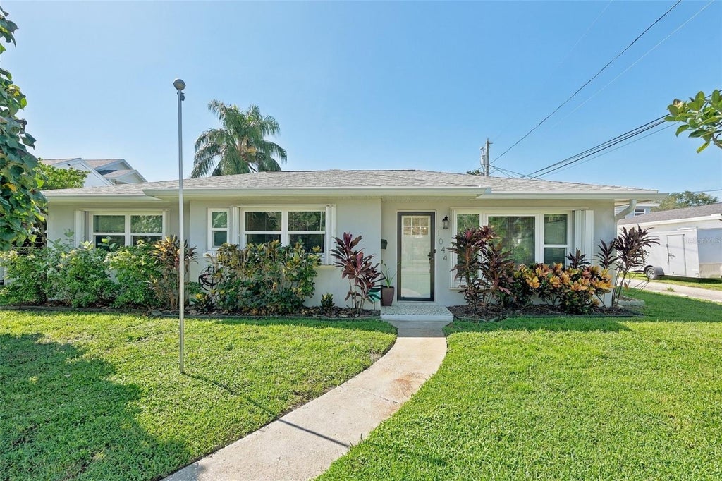 Photo of 1044 32nd Avenue N, St Petersburg, FL 33704 (MLS # TB8548508)
