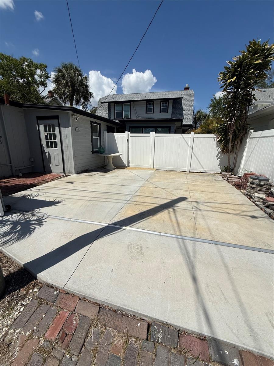 COLONIAL PLACE REV - Residential Lease