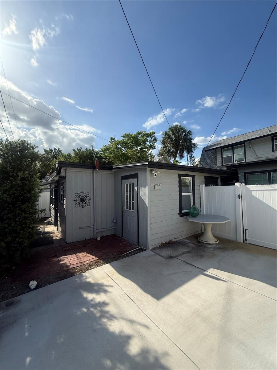 COLONIAL PLACE REV - Residential Lease