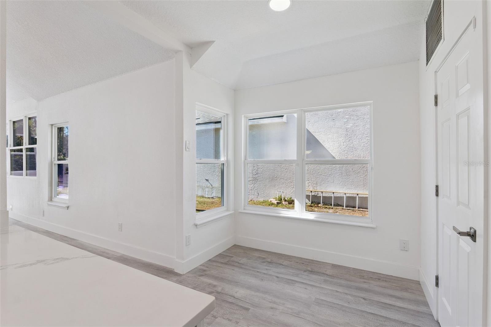 REMINGTON OAKS AT THE CROSSINGS - Residential