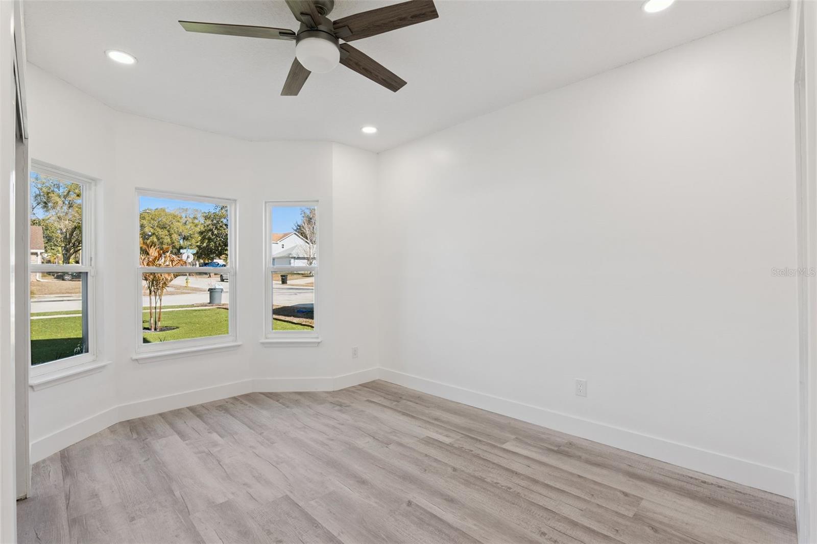 REMINGTON OAKS AT THE CROSSINGS - Residential