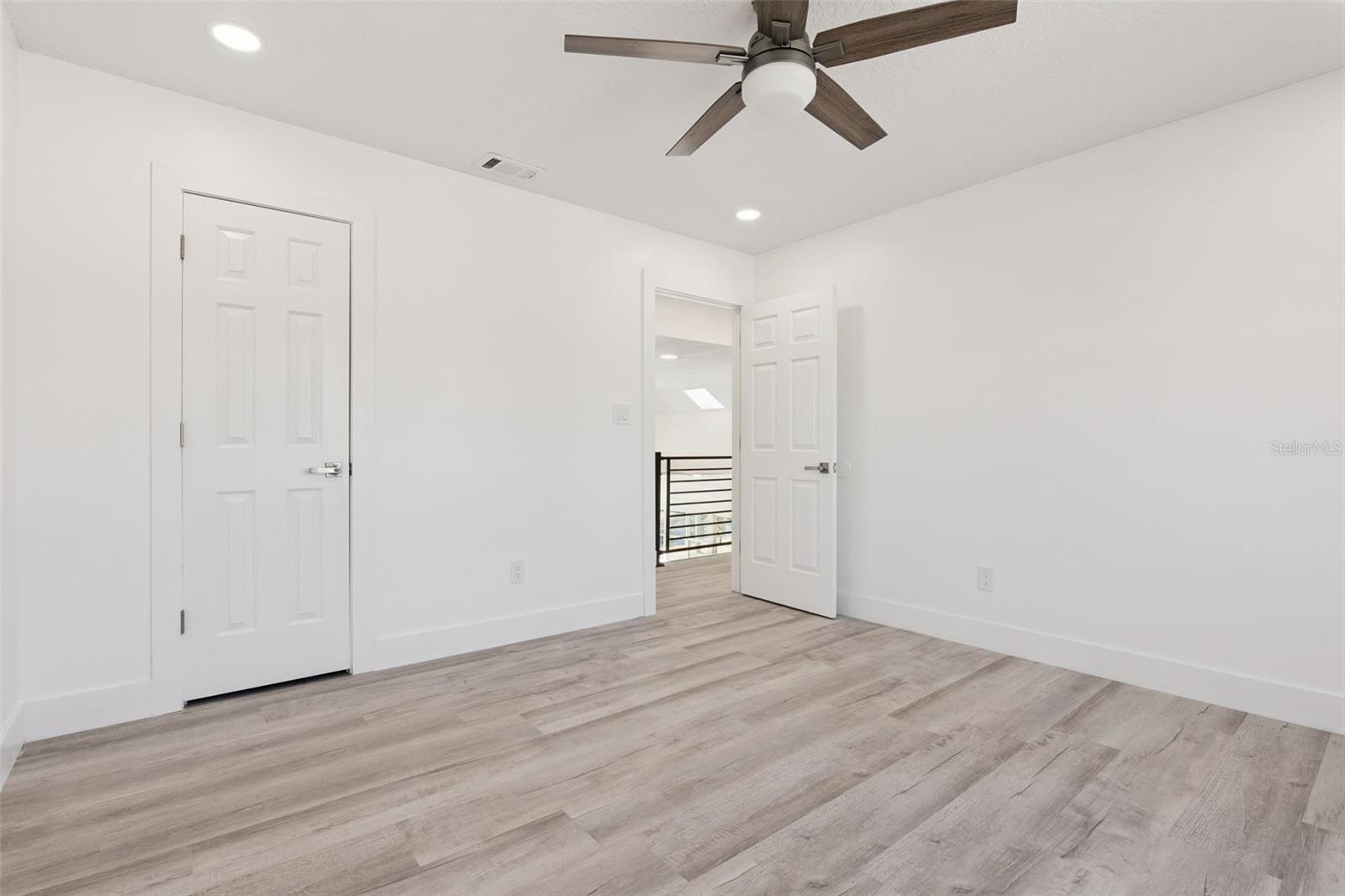 REMINGTON OAKS AT THE CROSSINGS - Residential