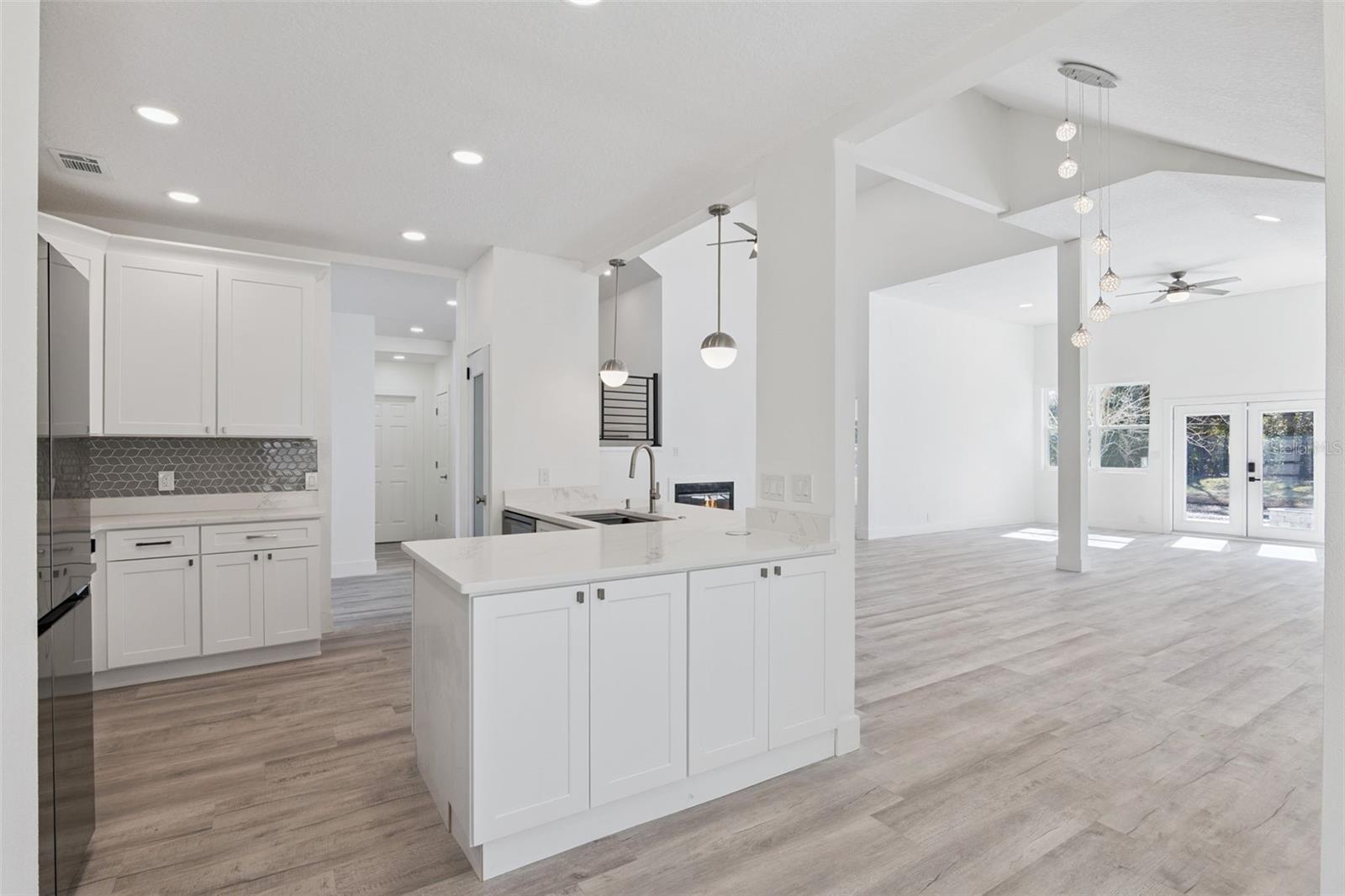 REMINGTON OAKS AT THE CROSSINGS - Residential