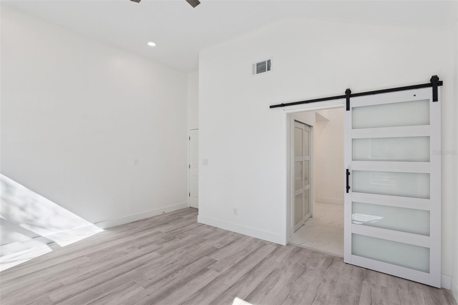 REMINGTON OAKS AT THE CROSSINGS - Residential