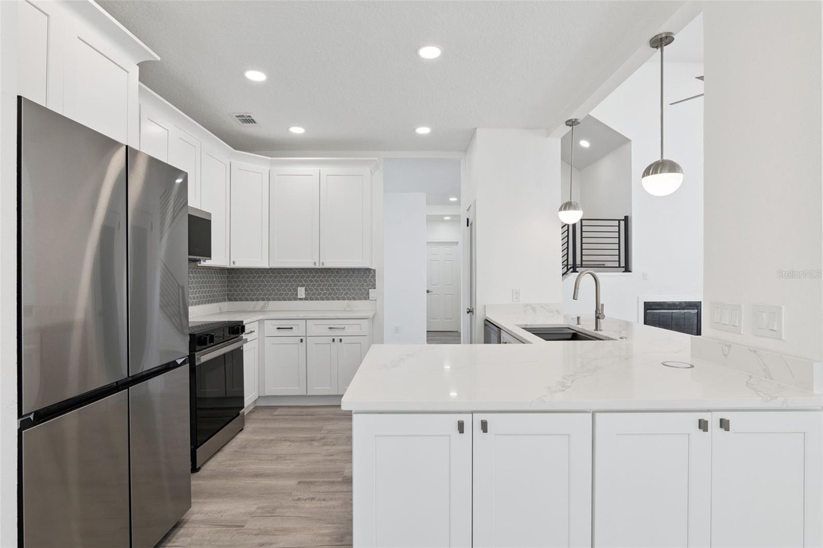 REMINGTON OAKS AT THE CROSSINGS - Residential