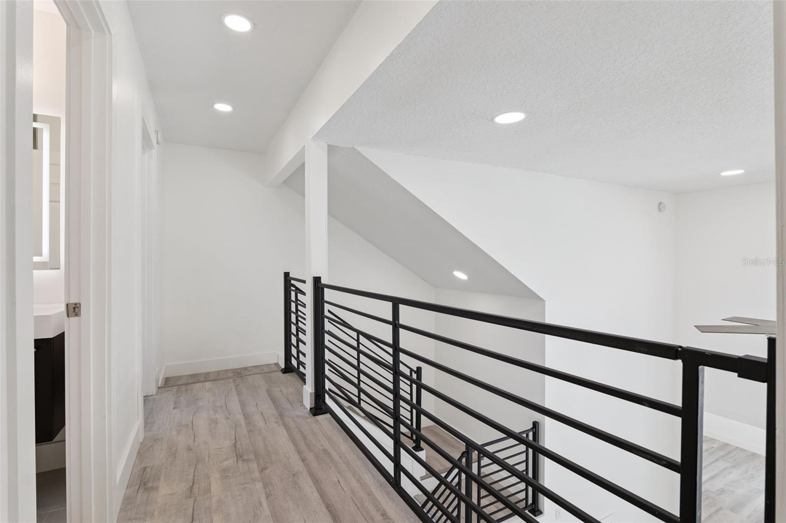 REMINGTON OAKS AT THE CROSSINGS - Residential