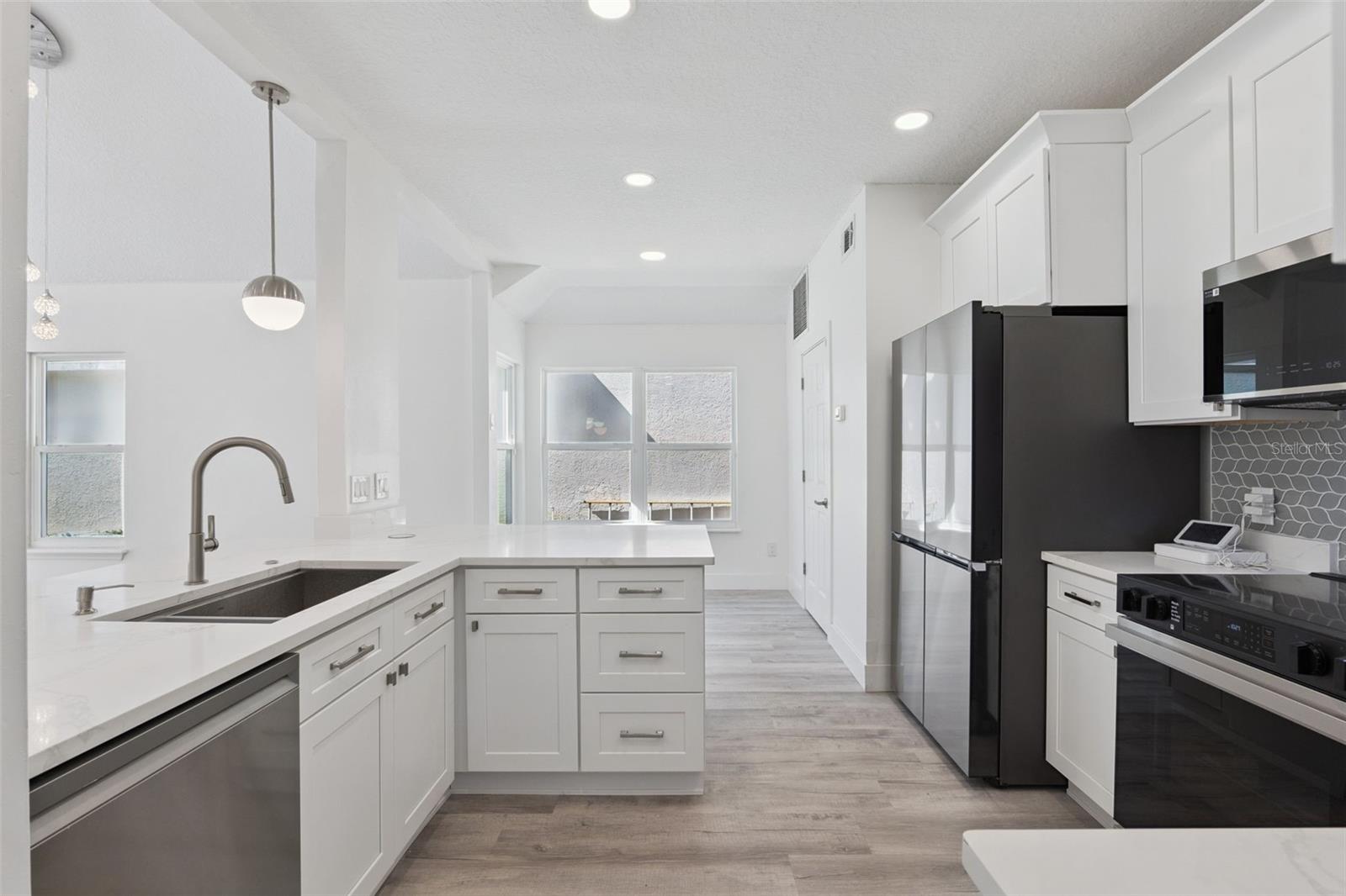 REMINGTON OAKS AT THE CROSSINGS - Residential