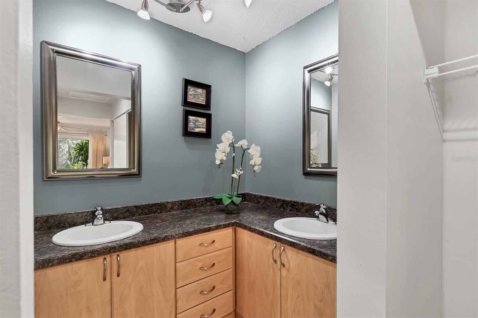 LONGWOOD VILLAS - Residential