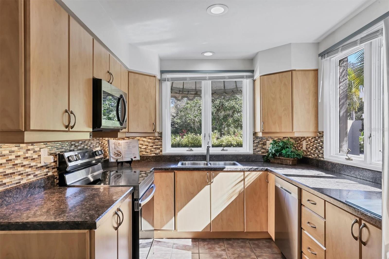 LONGWOOD VILLAS - Residential