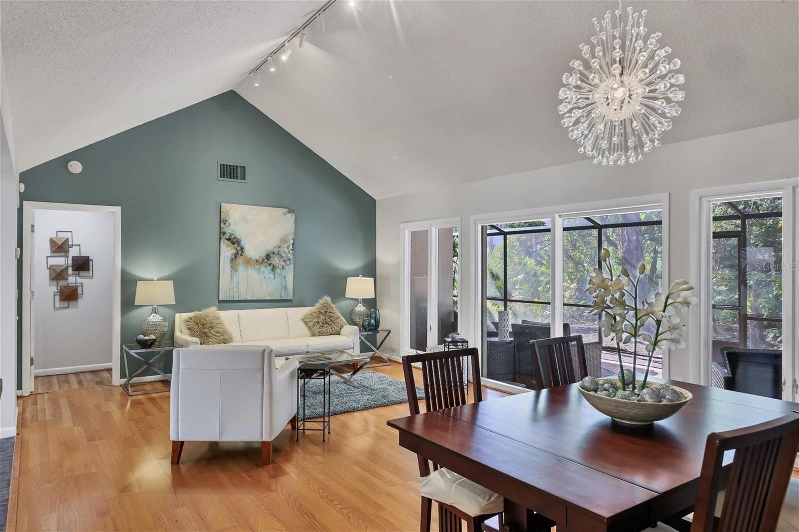 LONGWOOD VILLAS - Residential