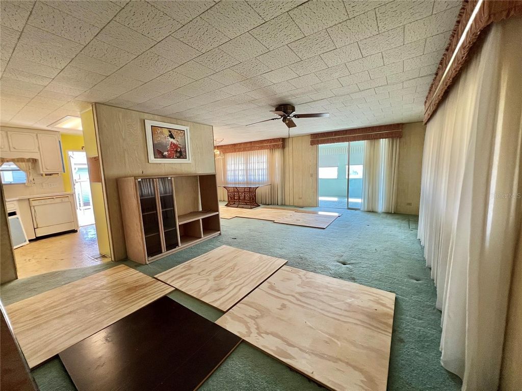 Photo of 326 Hawthorne Boulevard, Leesburg, FL 34748 (MLS # G5104619)