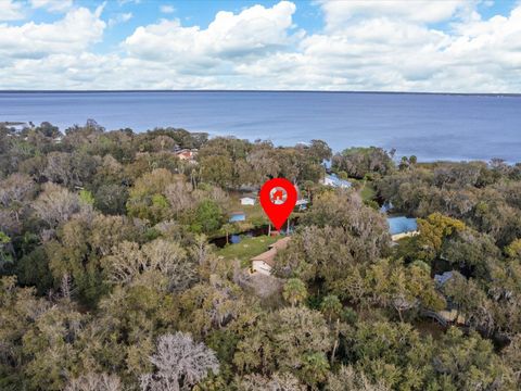 A home in LAKE WALES