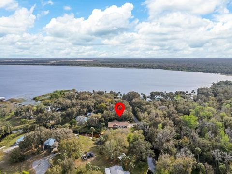 A home in LAKE WALES