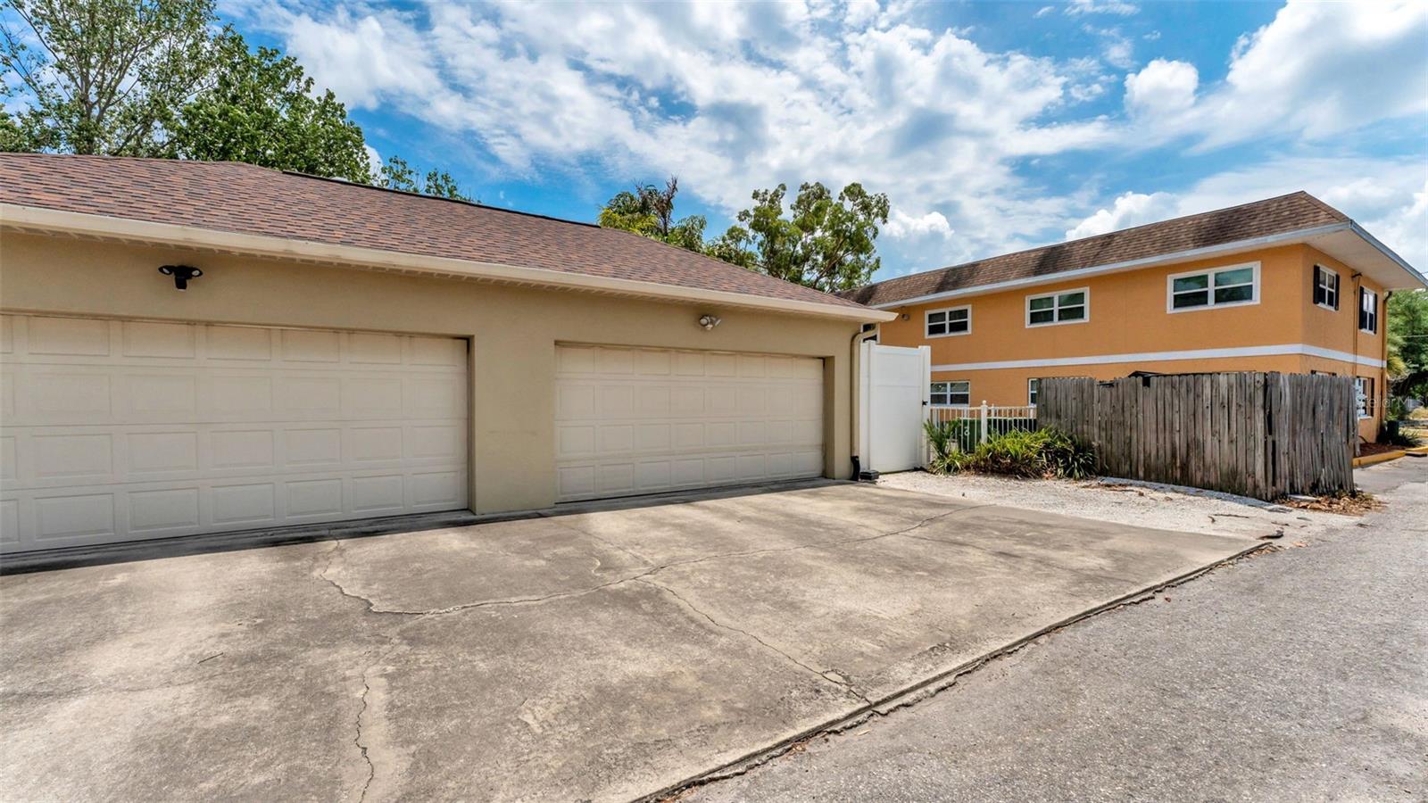 BUNGALOW CITY - Residential