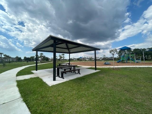 HINTON HAWKSTONE PH 2A 2B2 - Residential