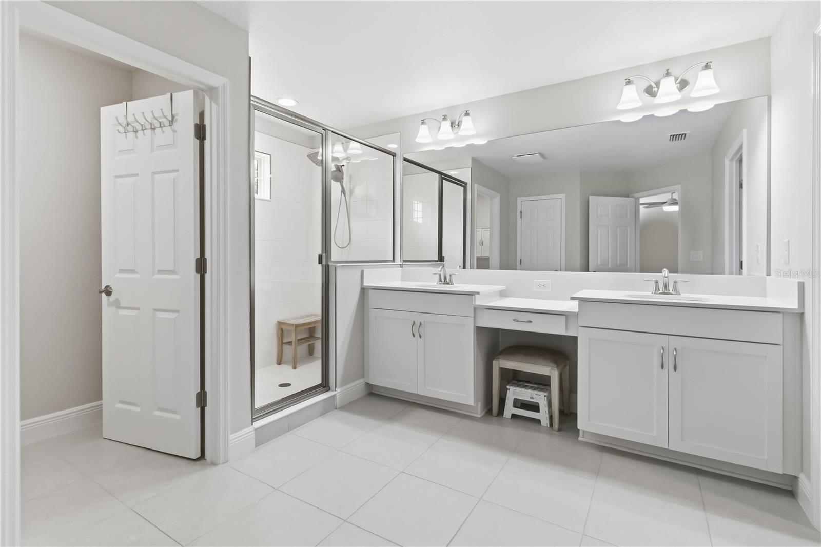 HINTON HAWKSTONE PH 2A 2B2 - Residential