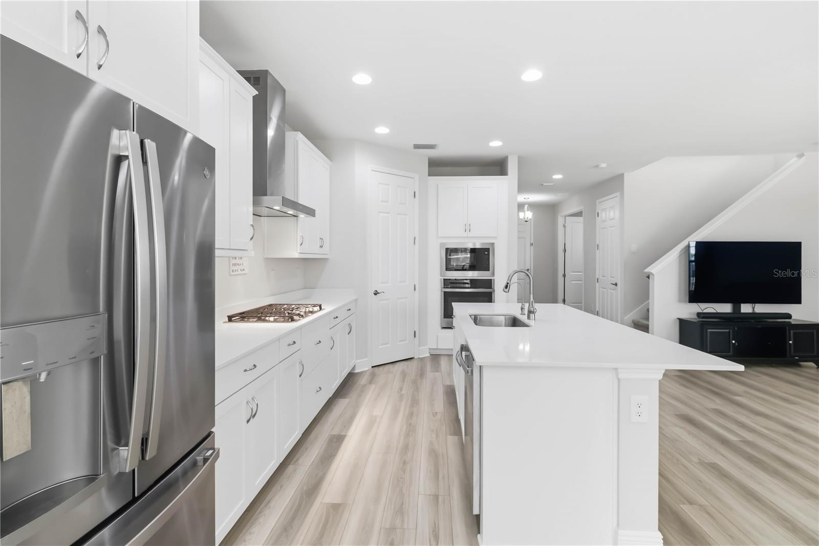 HINTON HAWKSTONE PH 2A 2B2 - Residential