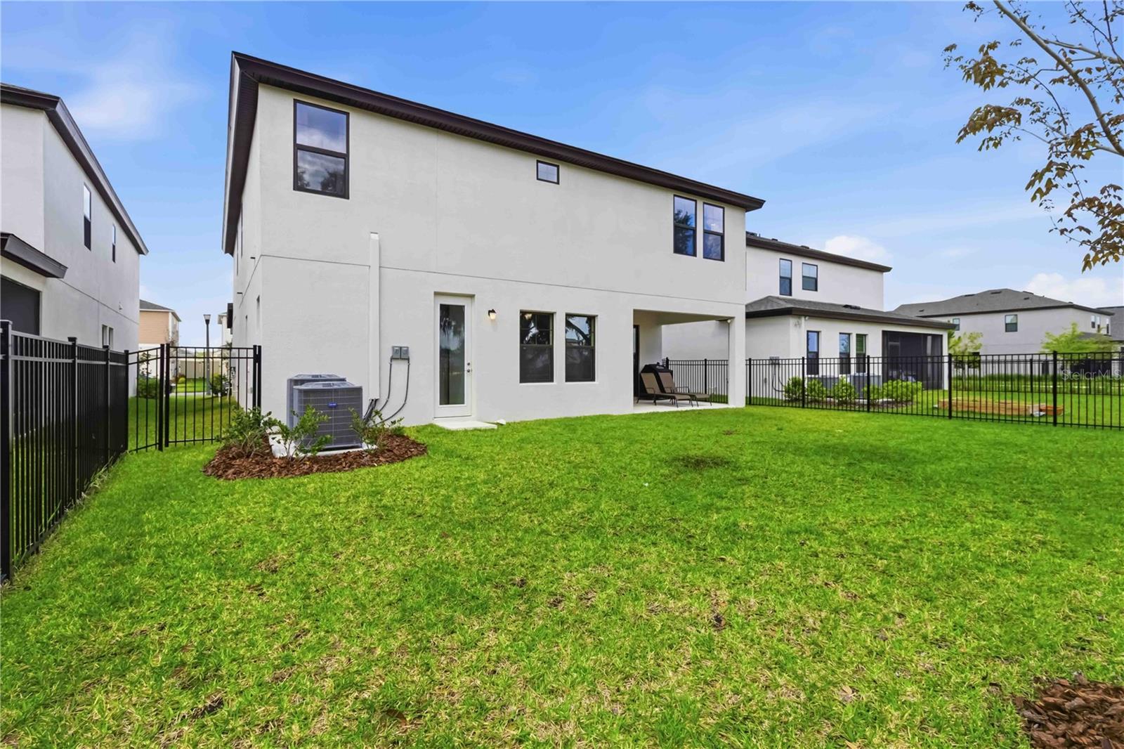 HINTON HAWKSTONE PH 2A 2B2 - Residential