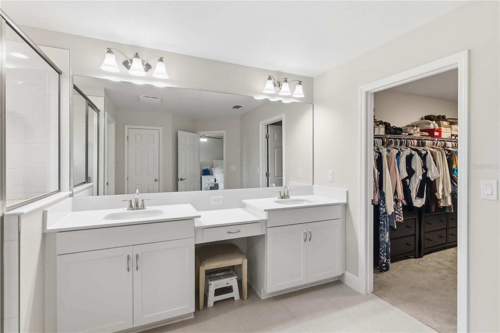 HINTON HAWKSTONE PH 2A 2B2 - Residential