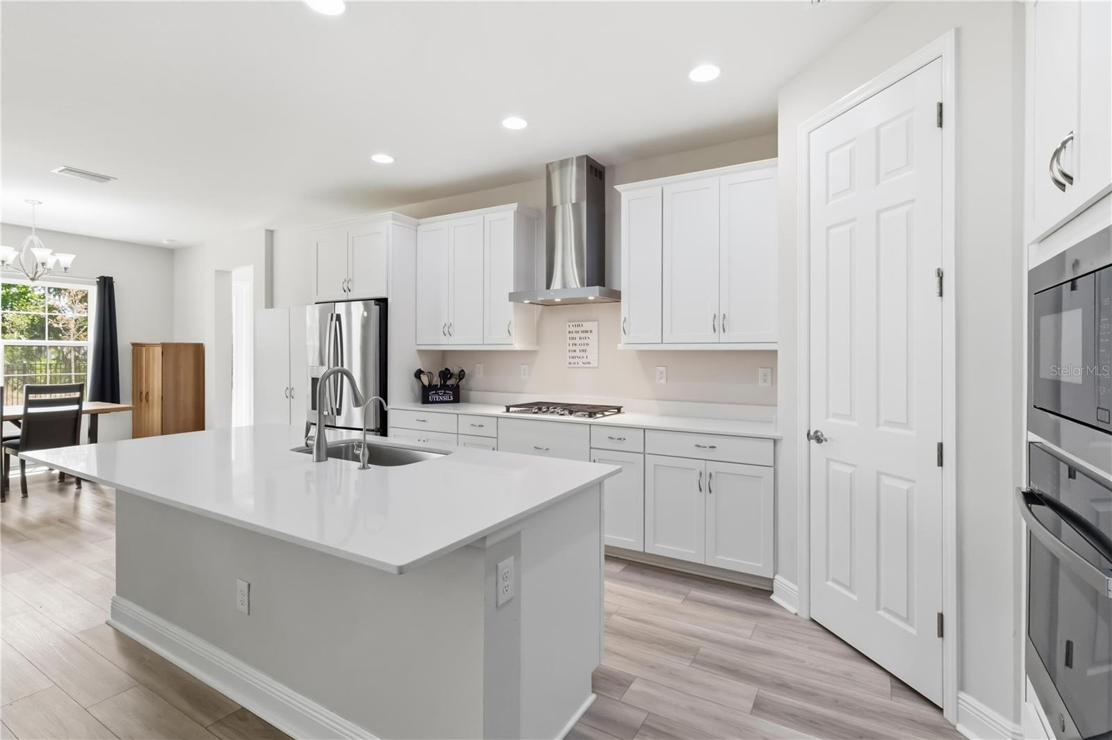 HINTON HAWKSTONE PH 2A 2B2 - Residential