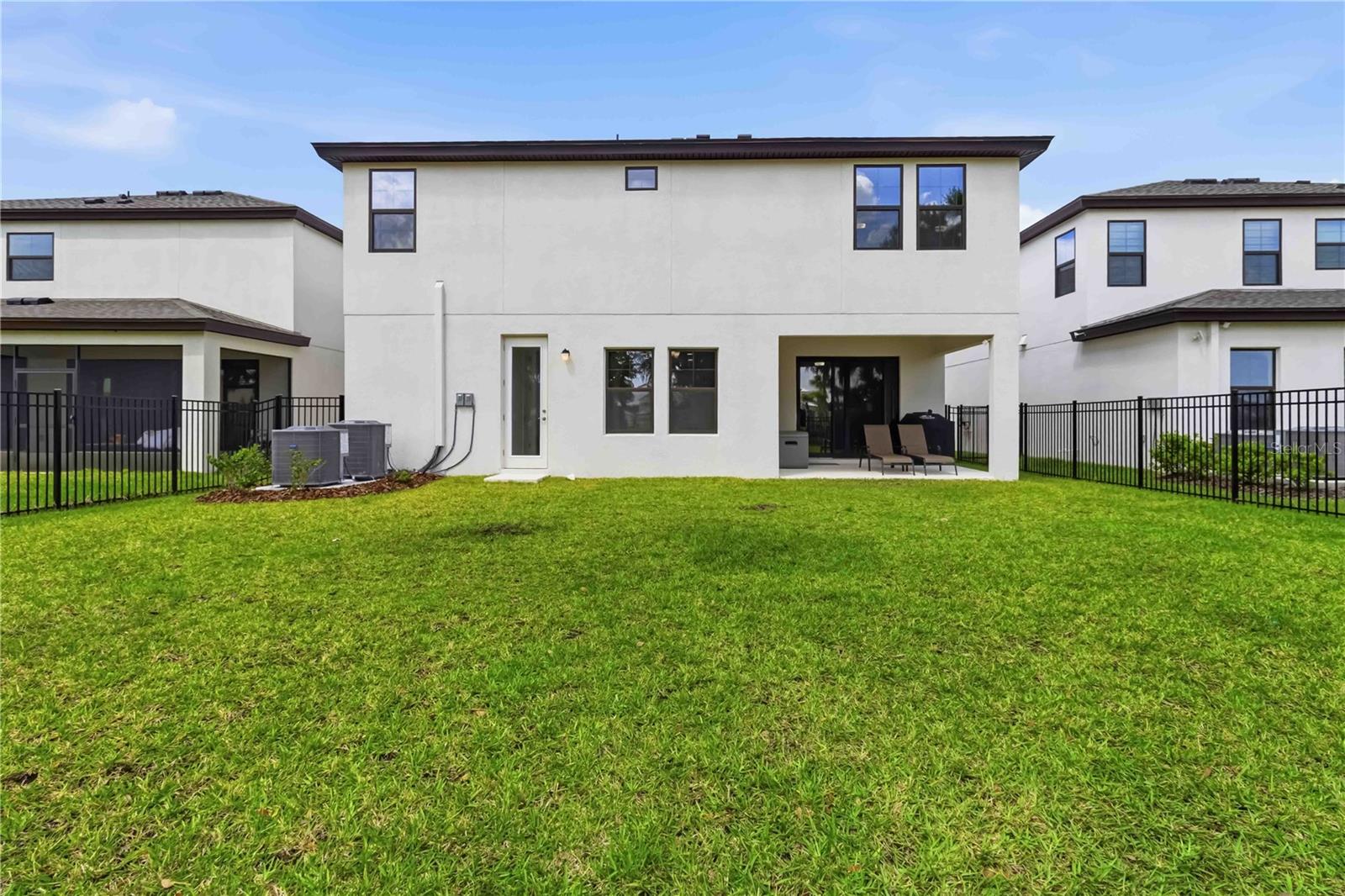 HINTON HAWKSTONE PH 2A 2B2 - Residential