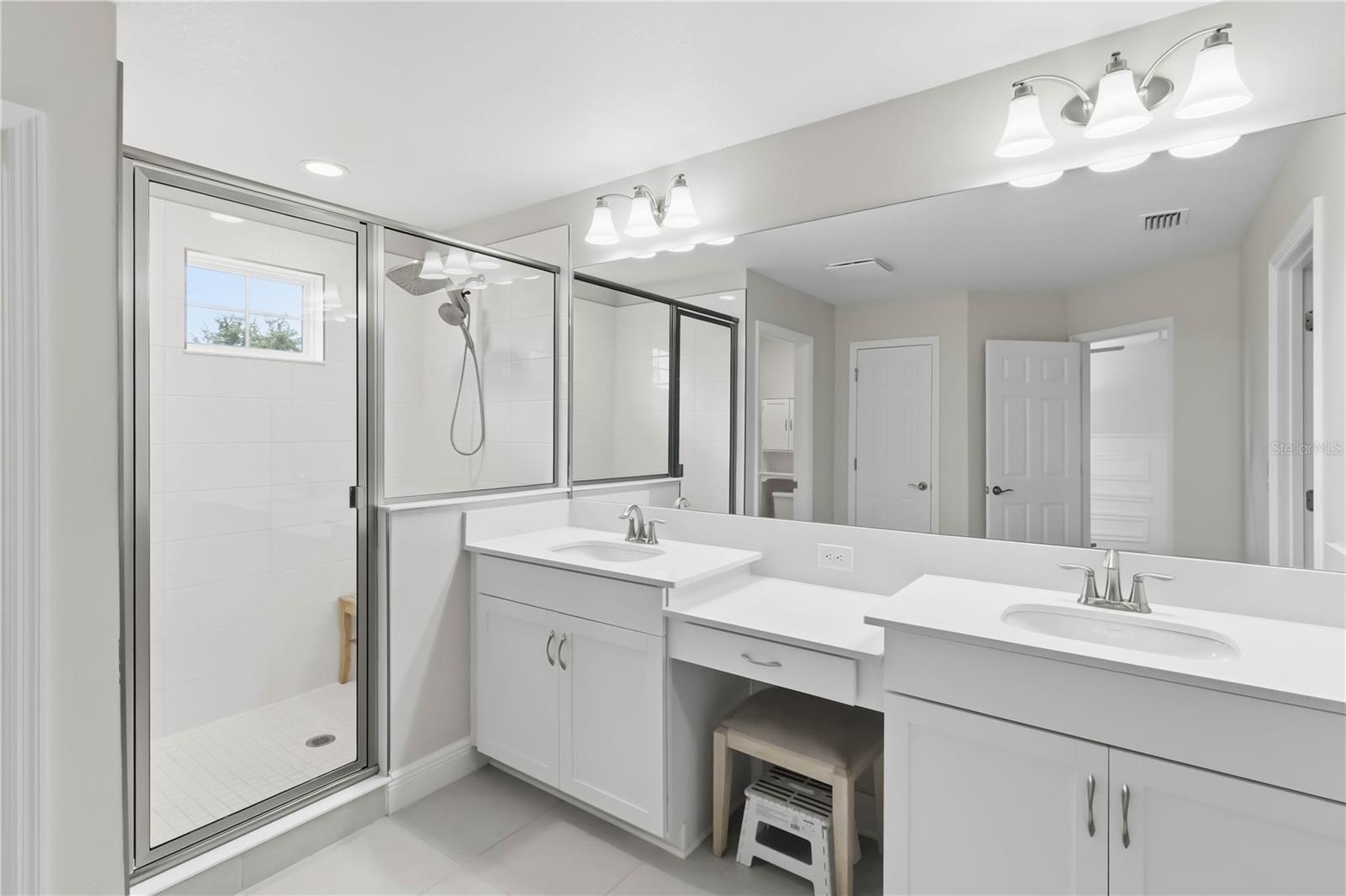 HINTON HAWKSTONE PH 2A 2B2 - Residential