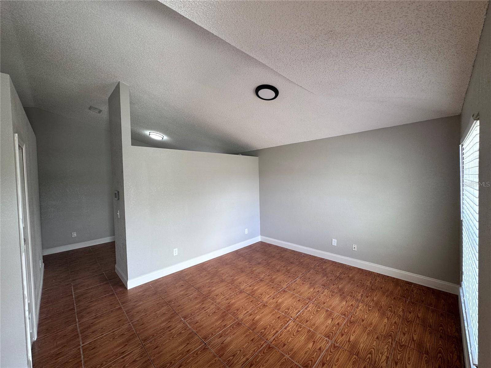 1809 ELM RIDGE COURT