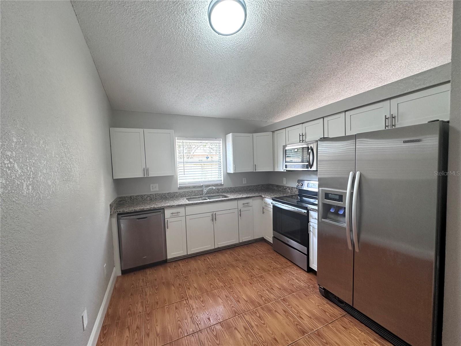 1809 ELM RIDGE COURT