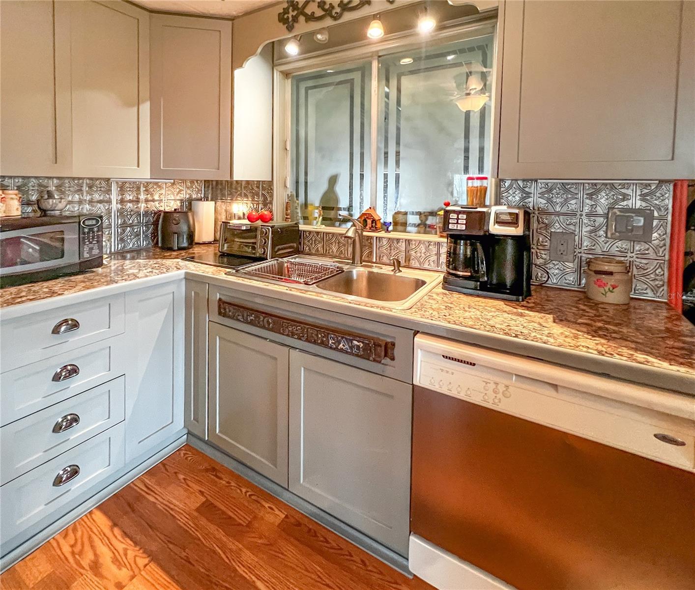 TIPPECANOE VILLAGE - Residential