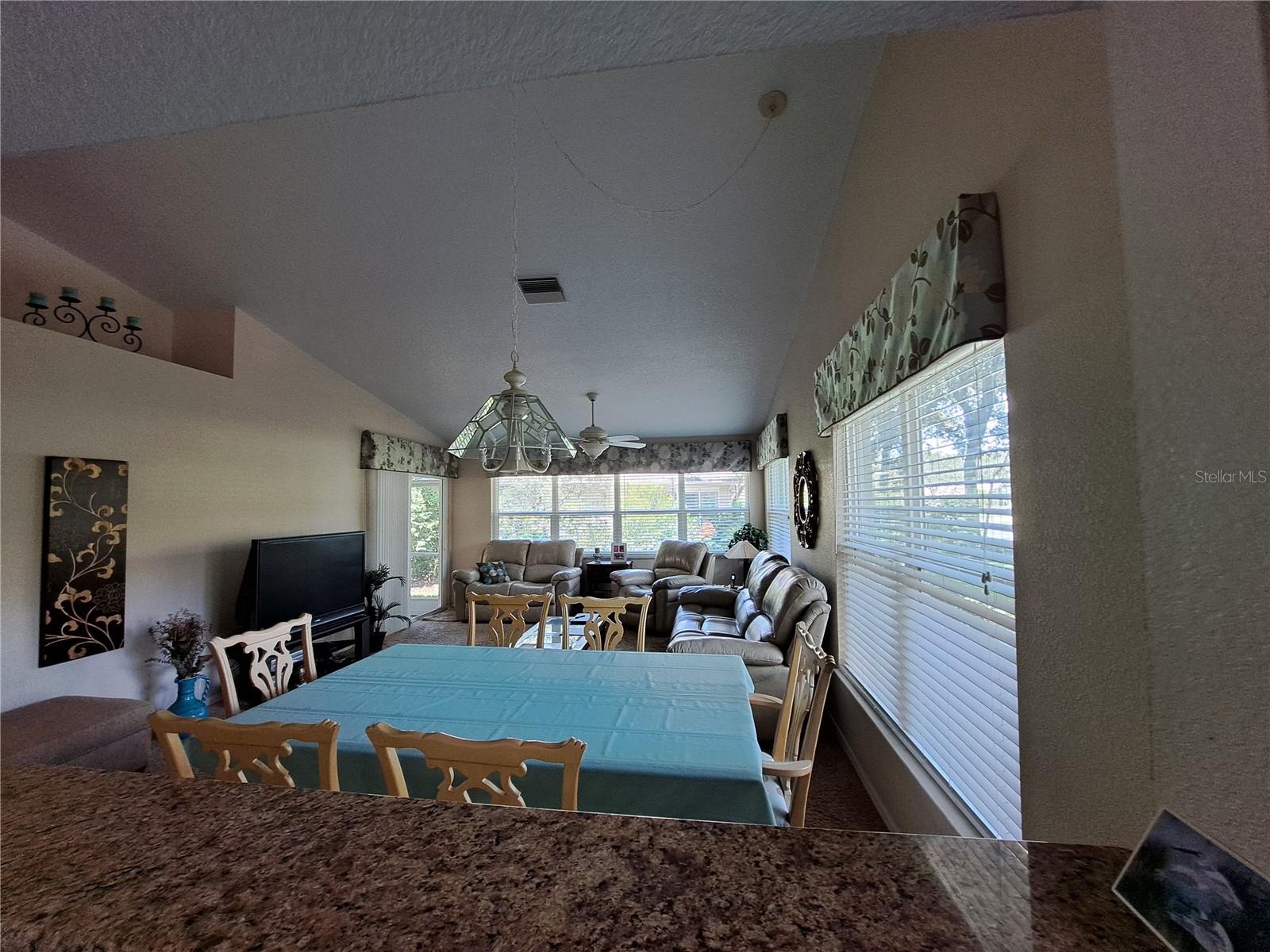 LAKE BERNADETTE / WIMBLEDON GREEN - Residential