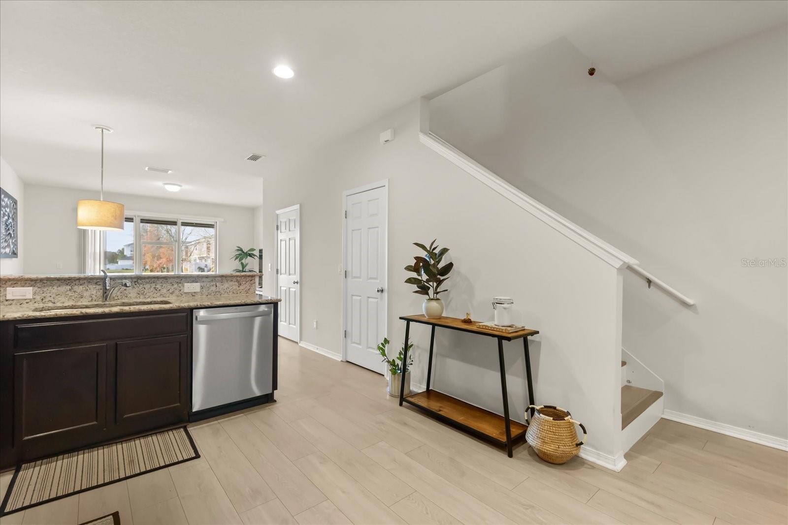 4909 WHITE SANDERLING COURT