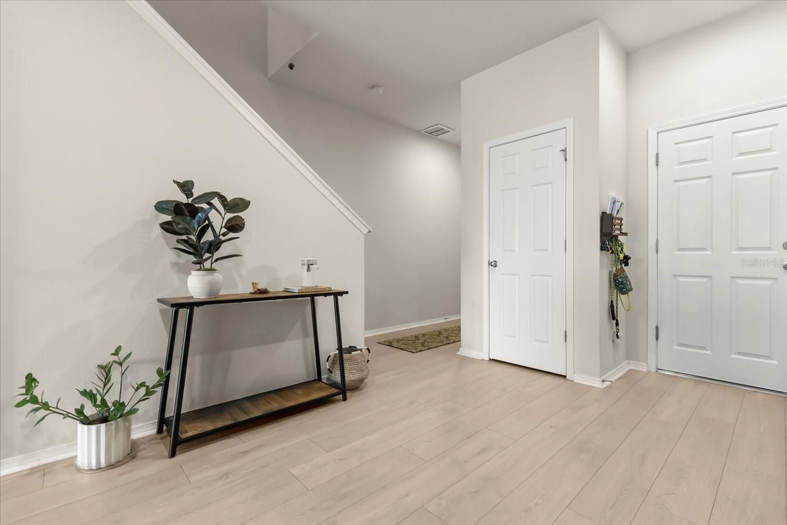 4909 WHITE SANDERLING COURT