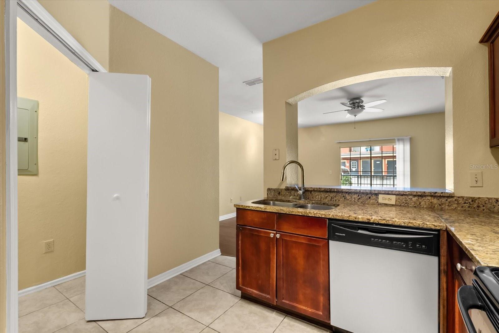 NOTTING HILL A CONDO - Residential Lease