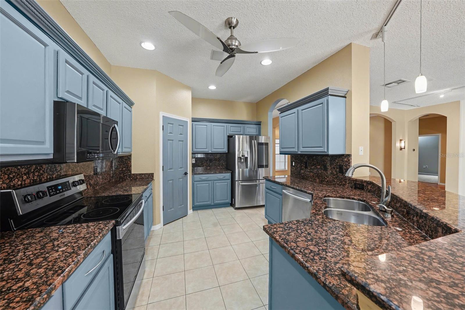 KEY VISTA PH 04 - Residential