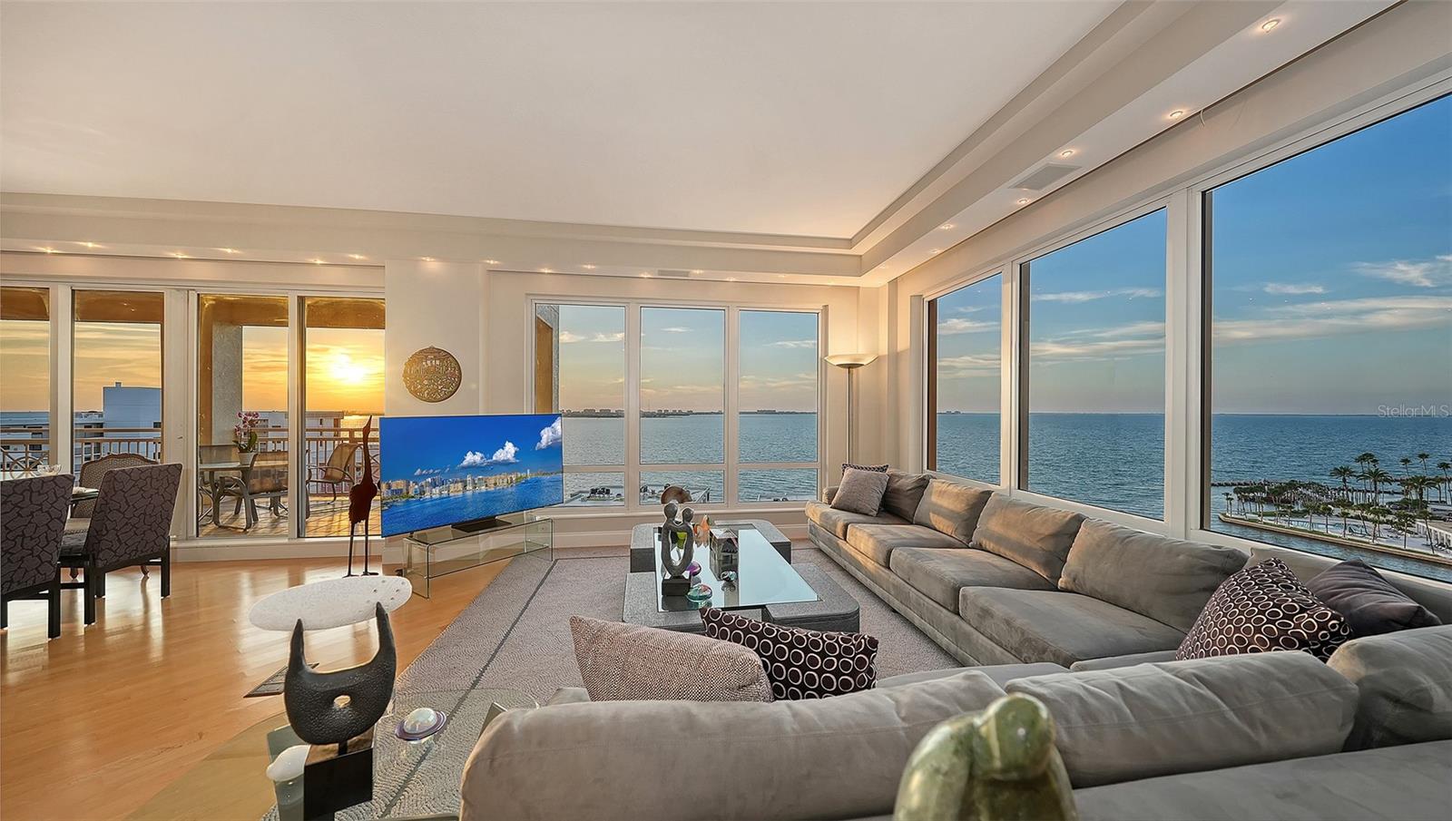 35 WATERGATE DRIVE 1005