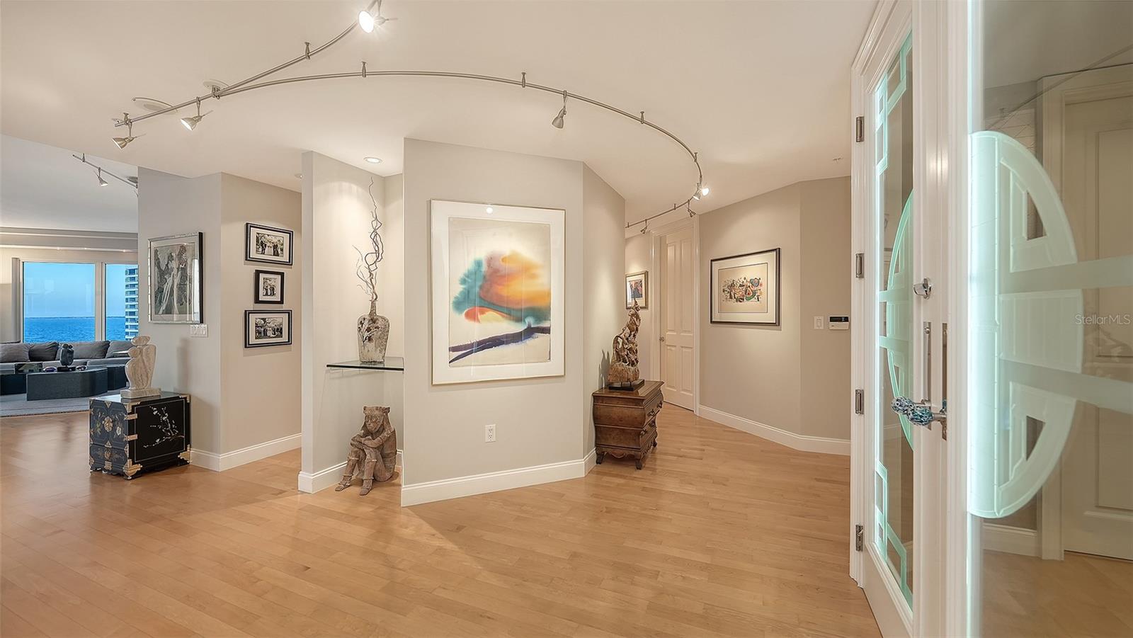 35 WATERGATE DRIVE 1005