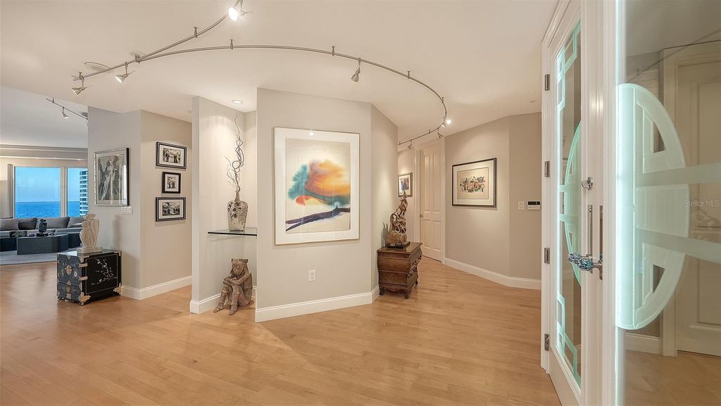 Photo of 35 Watergate Drive #1005, Sarasota, FL 34236 (MLS # A4676375)