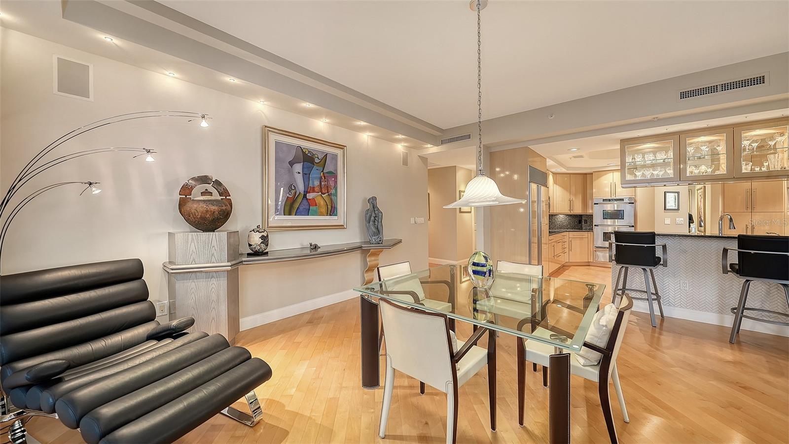 THE TOWER RESIDENCES - Residential