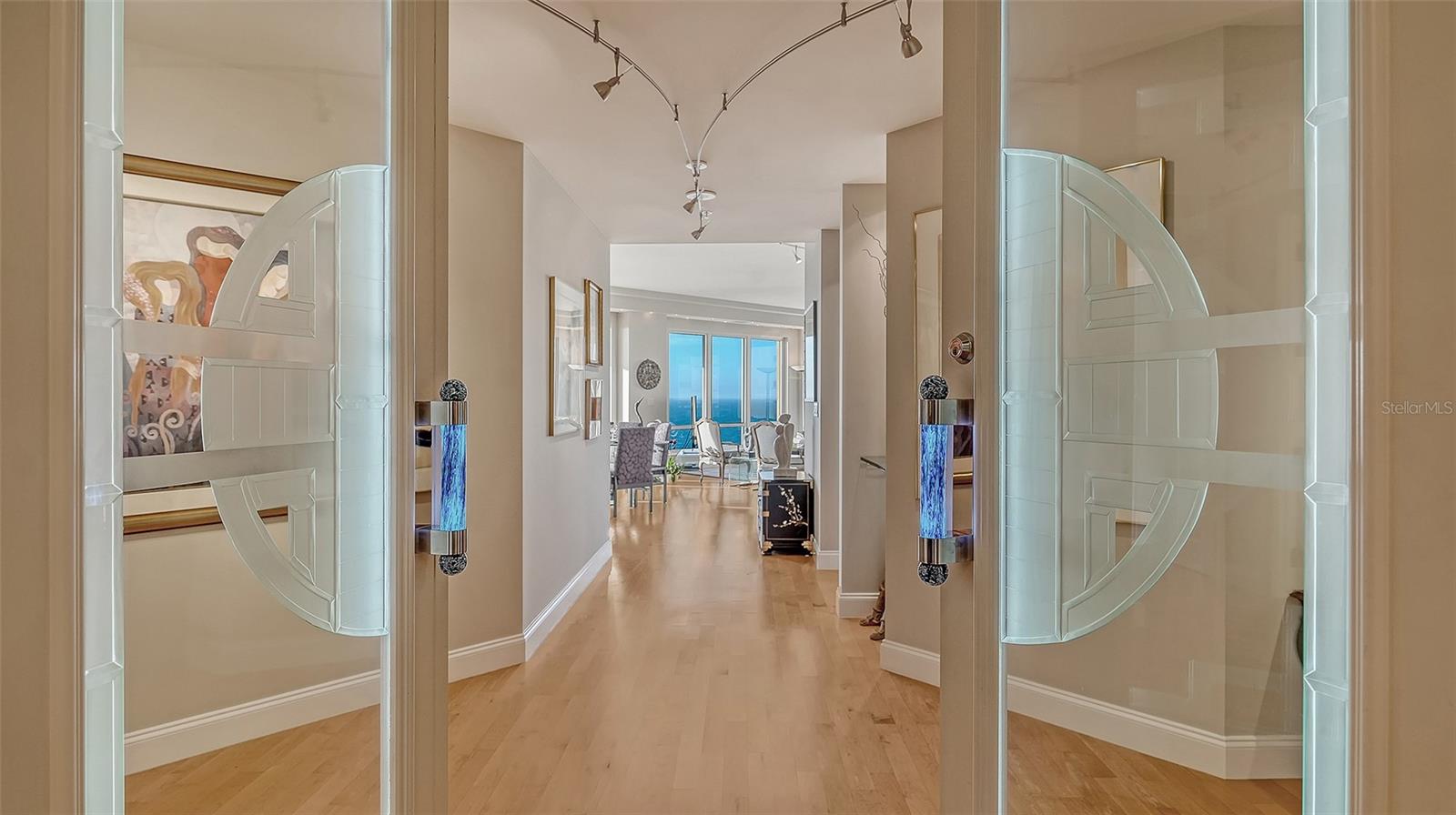 35 WATERGATE DRIVE 1005