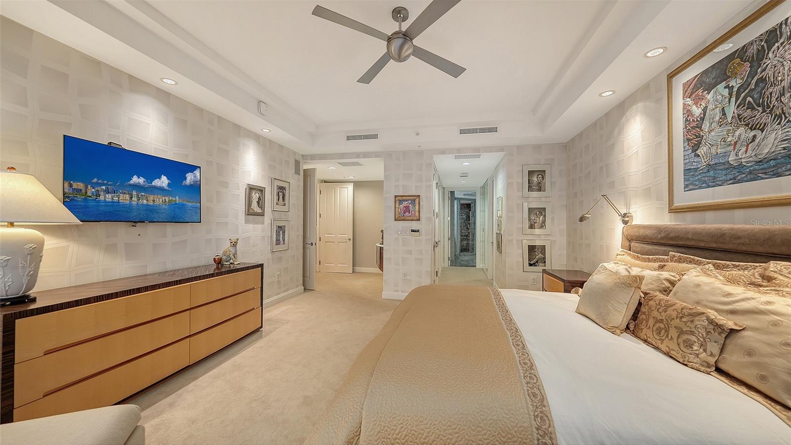 THE TOWER RESIDENCES - Residential