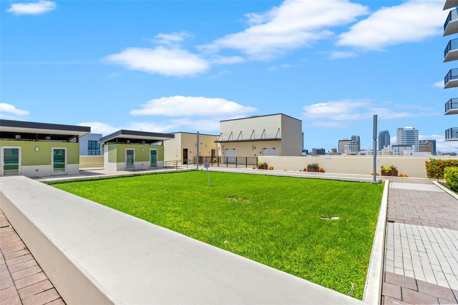 GRAND CENTRAL AT KENNEDY RESID - Residential Lease