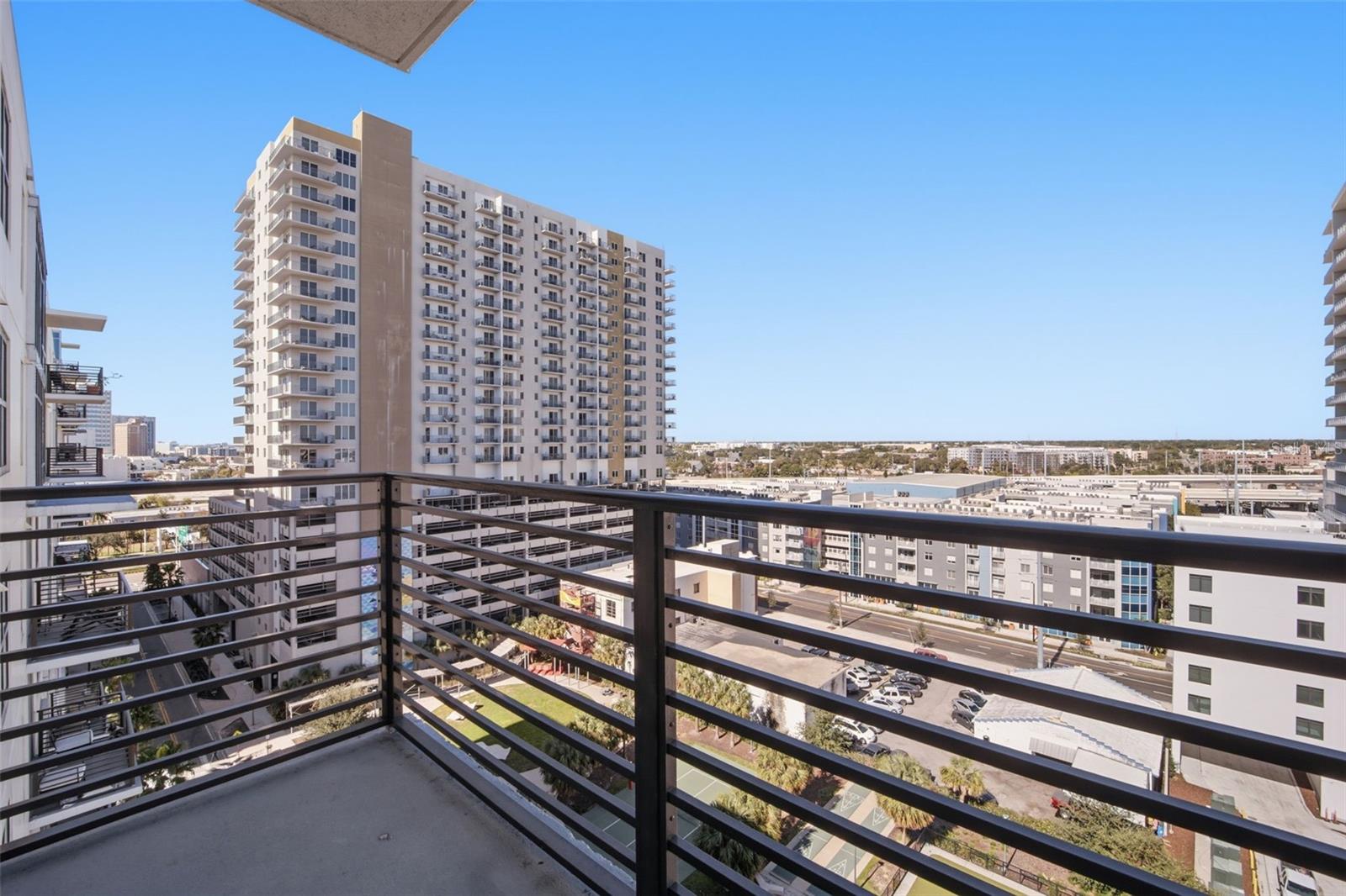 GRAND CENTRAL AT KENNEDY RESID - Residential Lease