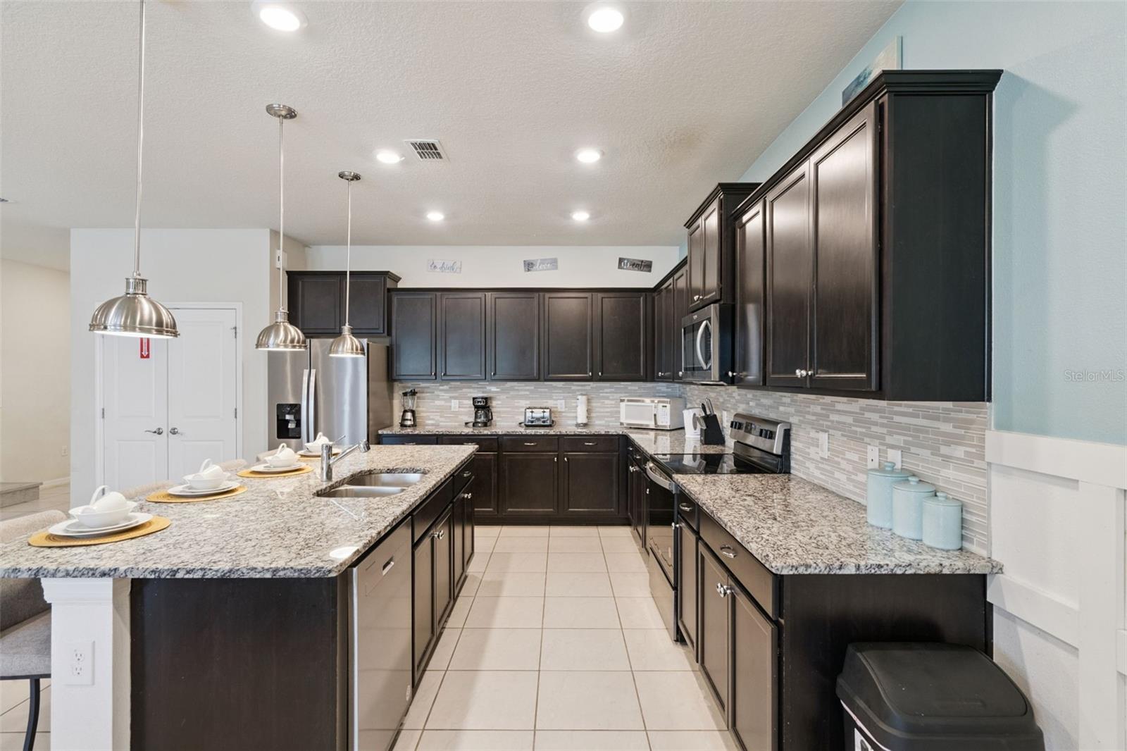 WINDSOR ISLAND RESIDENCE PH 2A - Residential