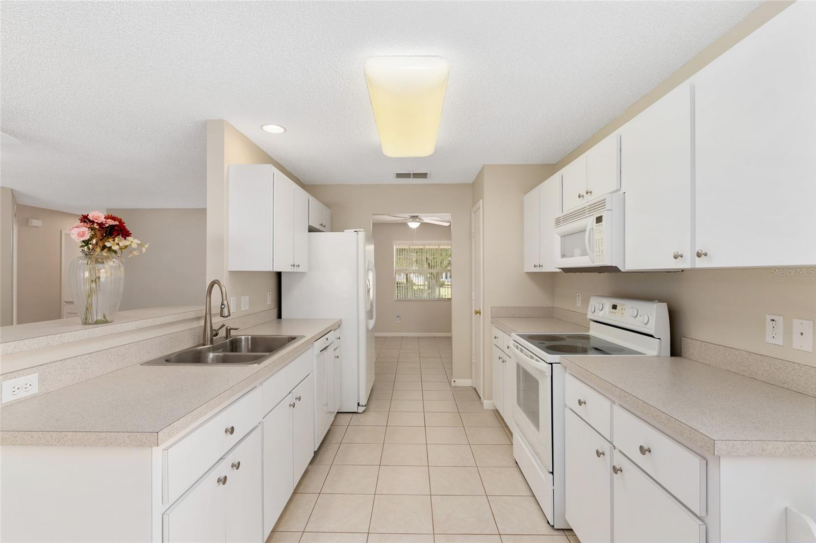 ON TOP OF THE WORLD - Residential