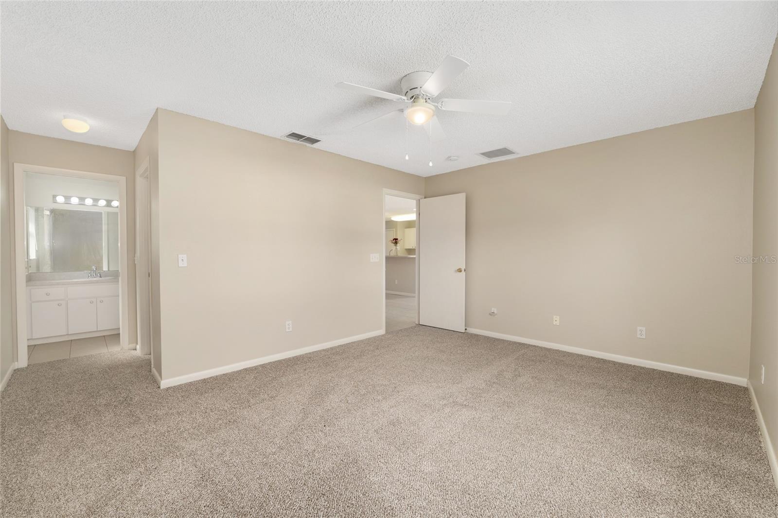 ON TOP OF THE WORLD - Residential